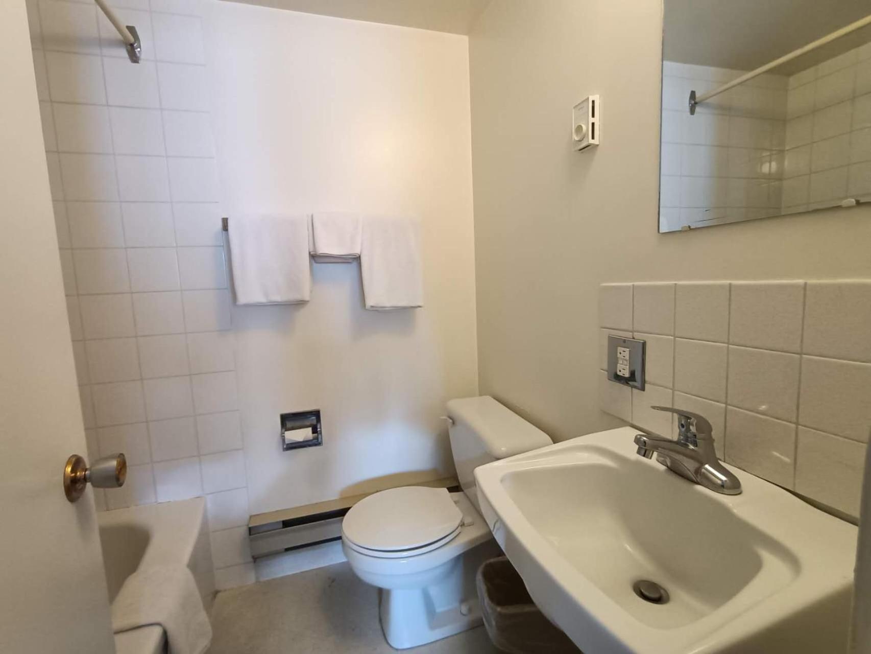 Rondo Motel Голден Экстерьер фото